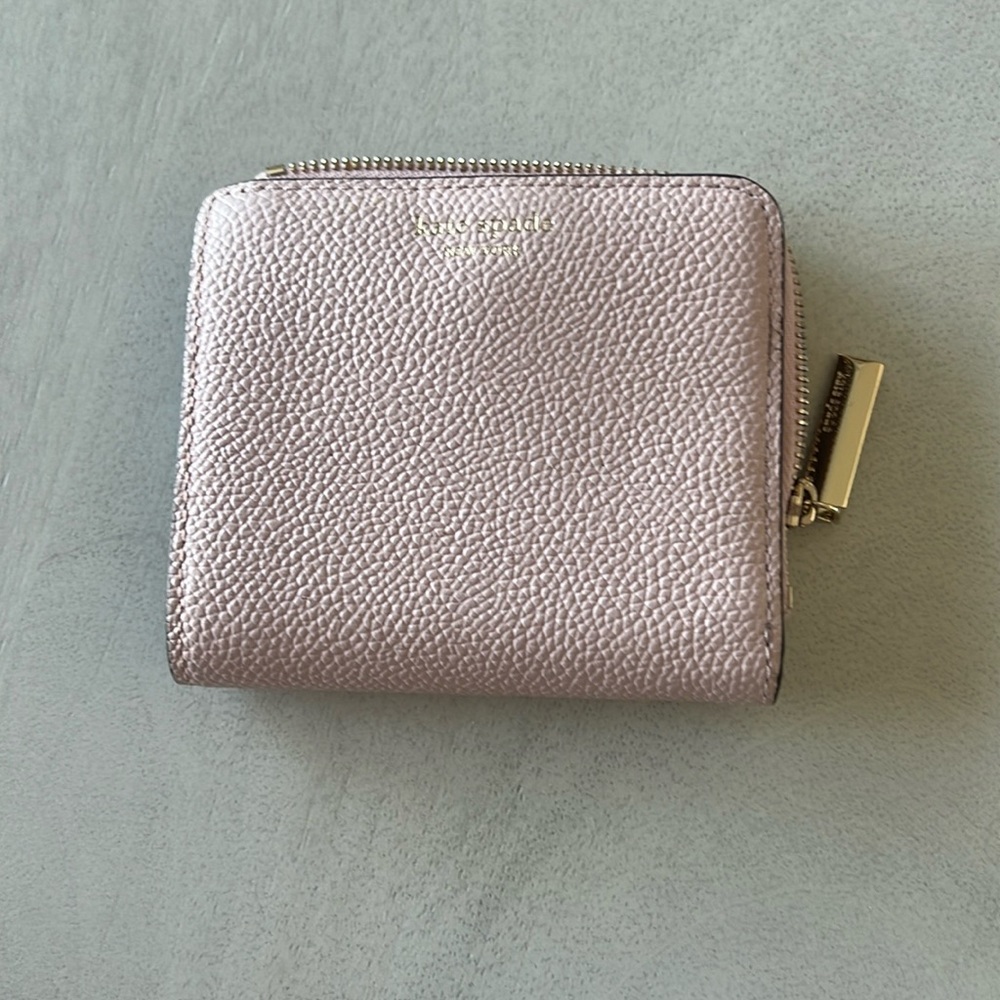 Kate Spade wallet - Picture 1 of 3